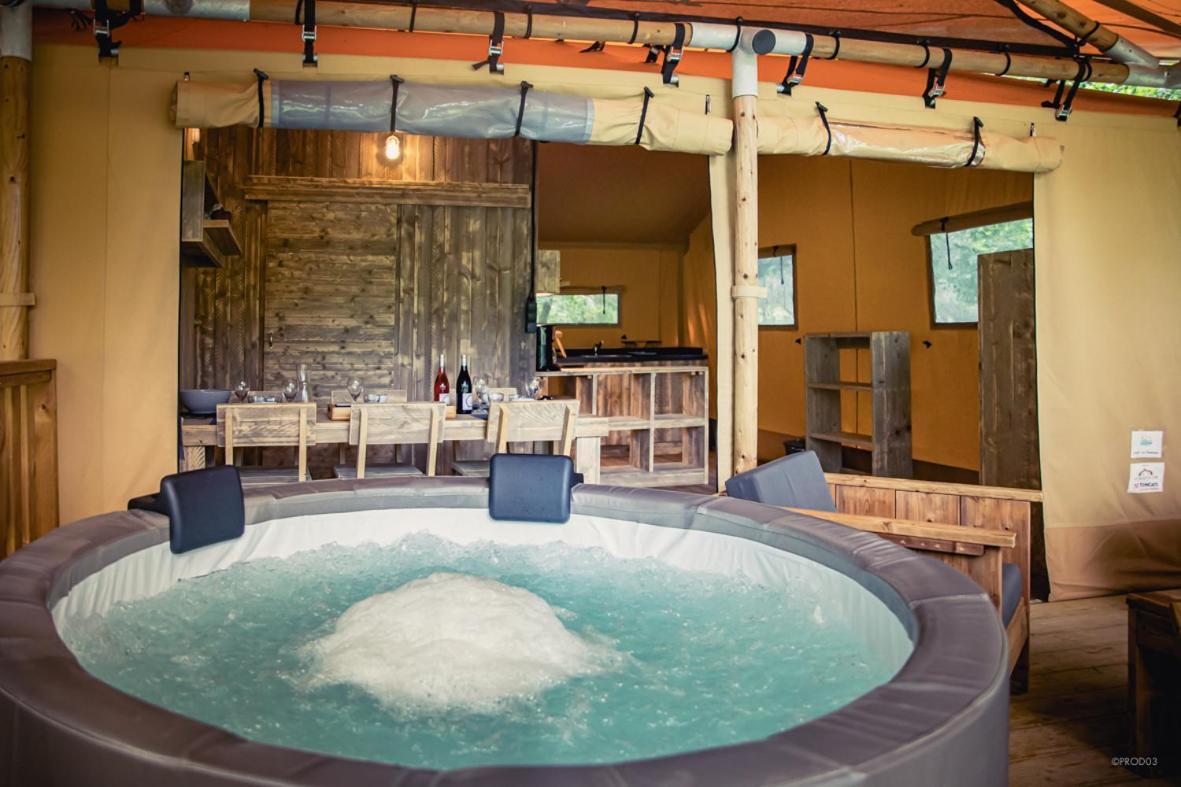 Tente Lodge Jacuzzi Privatif En Pleine Nature Thiel-sur-Acolin Exterior foto