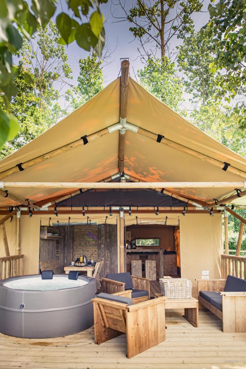 Tente Lodge Jacuzzi Privatif En Pleine Nature Thiel-sur-Acolin Exterior foto