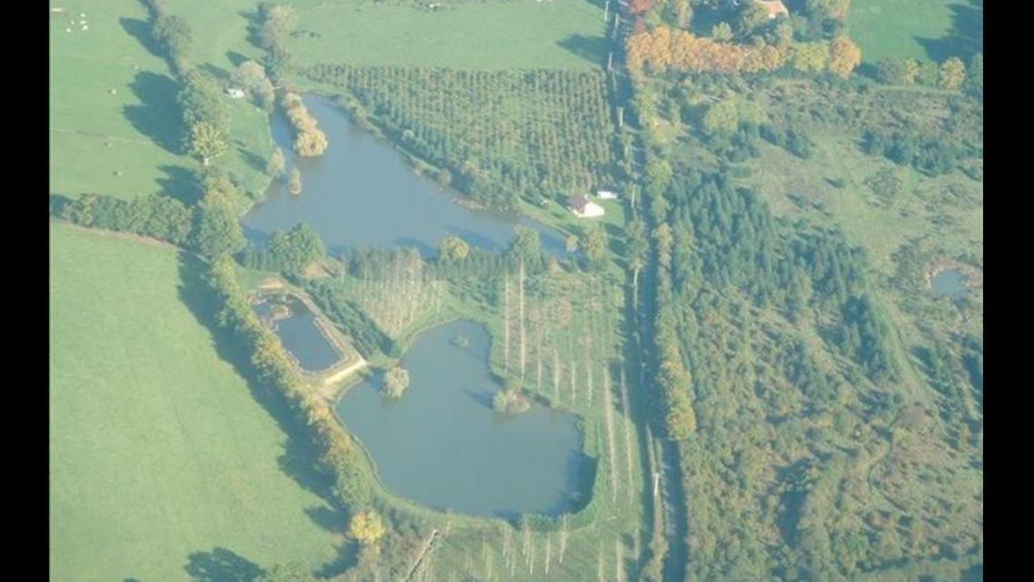 Tente Lodge Jacuzzi Privatif En Pleine Nature Thiel-sur-Acolin Exterior foto